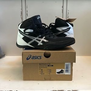 ASICS Kids wrestling shoes